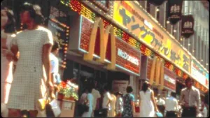 マクドナルド　人混み