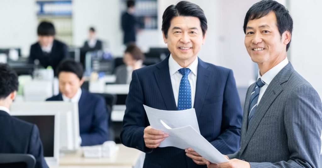 社長と取締役　社長が取締役に上位職と下位職の関係性と各階層の機能と役割を確認