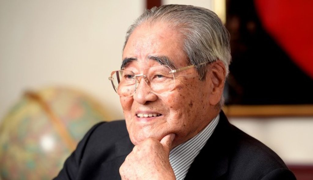 岡田屋、フタギ、シロとの3社合併でジャスコを誕生させたイオングループ創業者の岡田卓也　260年以上前に創業した三重県四日市市にある岡田屋という老舗呉服店の7代目