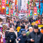 集客 勝ちパターン, 店舗経営 最短ルート, 入店率 アップ, 飲食店 集客 仕組み化, 商圏分析 やり方, リピーター 増やす, 店舗, スタッフ 教育 集客, 看板 デザイン 効果, 20m地点 攻略, 地域密着 集客 戦略