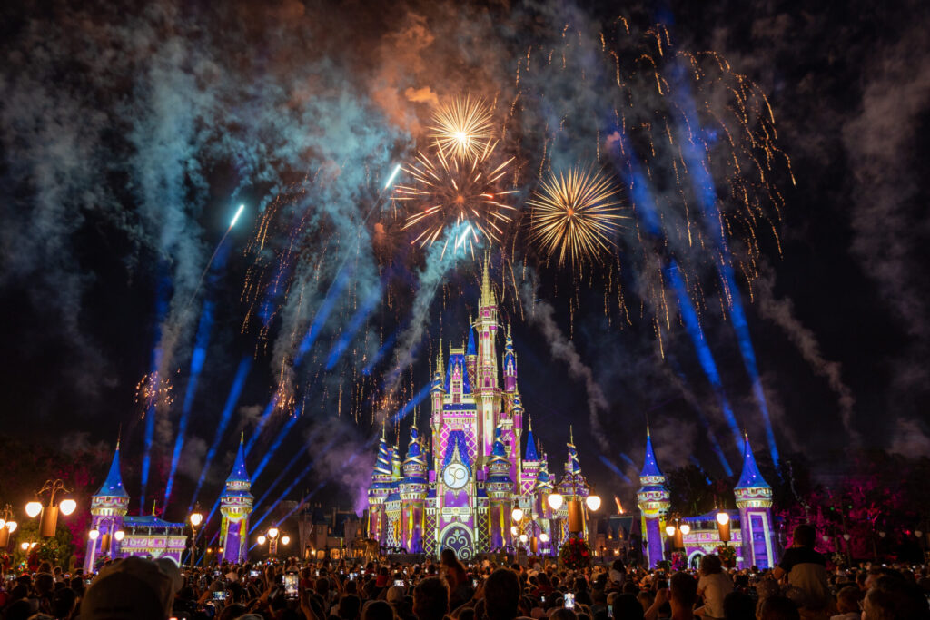 ディズニー、経営、現場、マニュアル、行動指針、ウォルト・ディズニー、哲学、By Design、従業員、キャスト、人財育成、意思決定、組織文化、モチベーション