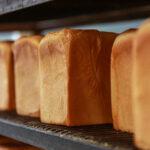 高級食パン, パンブーム, 店舗経営, 飲食店経営, 閉店ラッシュ, 消費者ニーズ, マーケティング戦略, リピート率向上, 客単価アップ, 多角化経営, ビジネスモデル, ブランド再構築, 生き残り戦略, 失敗から学ぶ, 銀座, 単品勝負