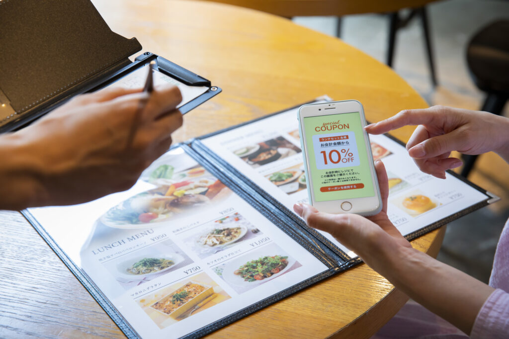 アナログ,チラシ,ポスター,カタログ,ノベルティ,サンプリング,POP,紙媒体,広告,販促,販売促進,マーケティング,プロモーション,セールスプロモーション,印刷物,DM,フライヤー,Webマーケティング,店舗運営,マネジメント