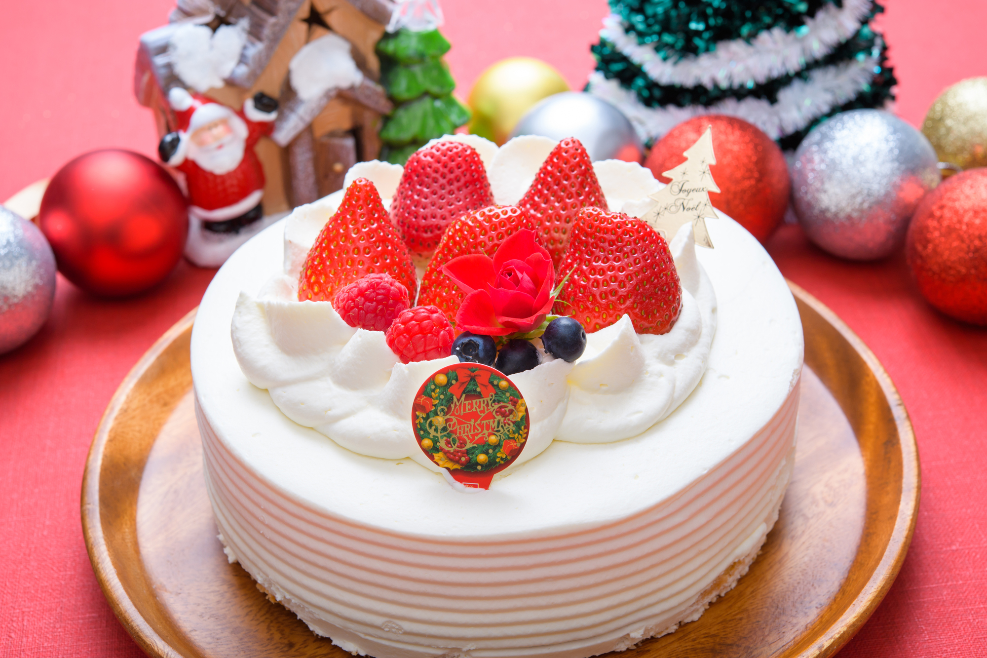 クリスマスケーキ, 予約獲得, 2025, スーパー, 廃棄ロスゼロ, 利益確保, 原材料高騰, キャッシュバック, コンビニ, セブンイレブン, ローソン, シャトレーゼ, 地域密着, アナログ集客, デジタル集客, スタッフ, 生存戦略