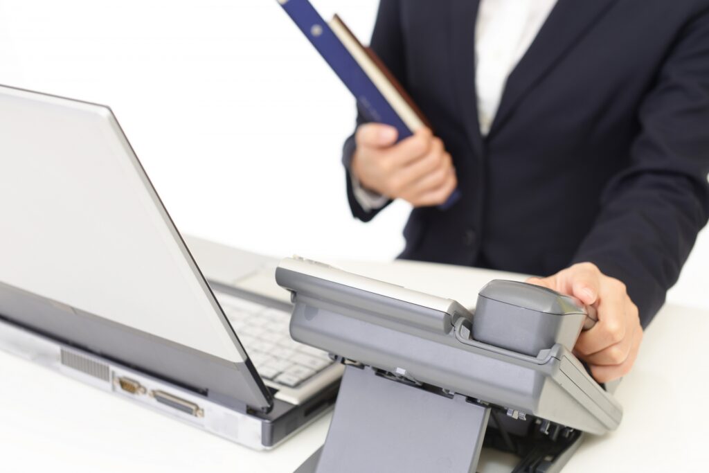 2026年版パートアルバイト採用マニュアル。応募はあるのに面接に来ない悩みを解決し、面接設定率を最大化する受付の仕組み。店長不在でも属人化せず、データに基づき質の高い人材を確保するための再現性ある応募問い合わせ対応のイメージ図。