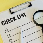 2026年版・採用応募受付管理ツールの図解。面接設定率を最大化し、ドタキャンを防ぐ電話受付表やWeb返信テンプレート、ROIを可視化する分析シートなど、属人化を排除し人材を確実に確保するための、再現性ある店舗経営向け専門ツール一式のイメージ。