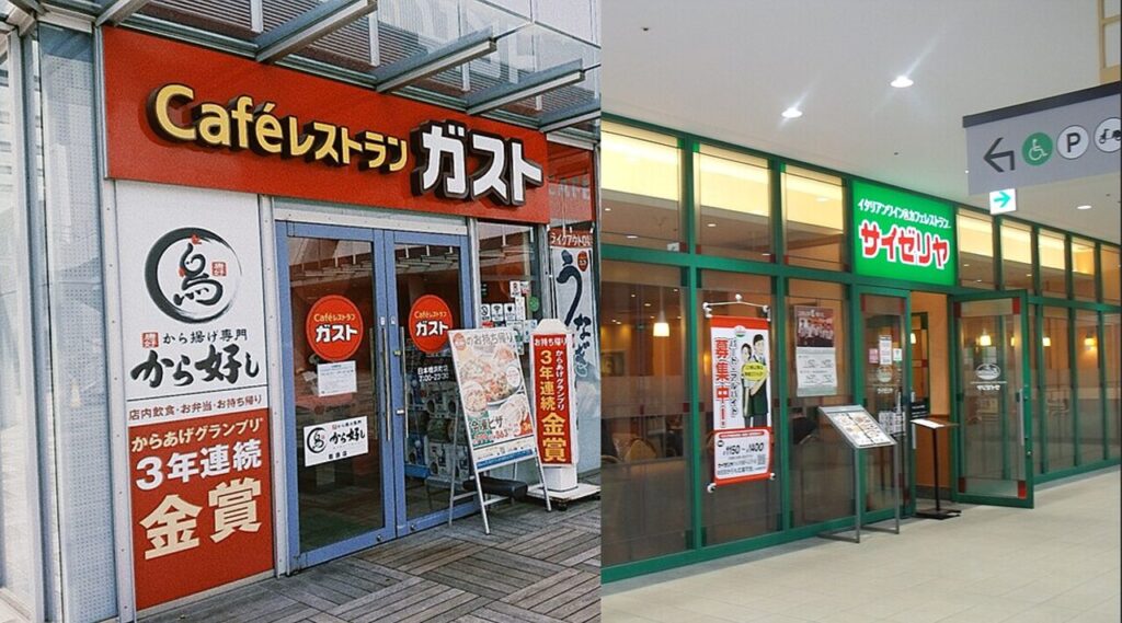 大手ファミレスのガストとサイゼリヤの外観。個人店の生き残りに不可欠な人手不足対策として、これら大手が実践する調理の自動化と、ピーク時のオペレーション集中という合理的な経営哲学を学び、自店の利益率向上に繋げるための象徴的な店舗モデル。