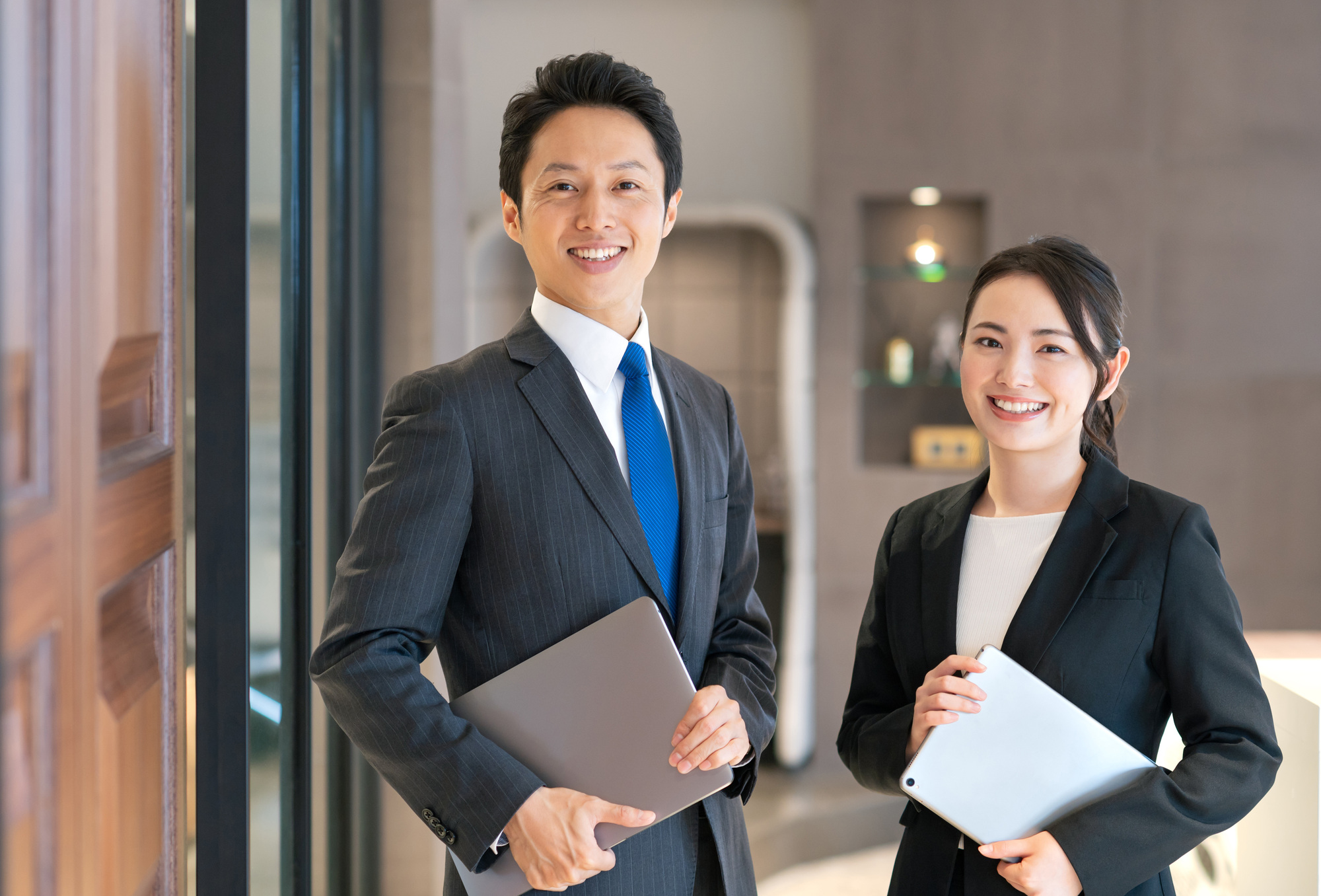 店長マニュアル・店長の仕事、役割と責任・能力と求められる条件は直接的マネジメントから「部下を動かす」間接的マネジメントへ。